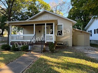1501 E McDaniel St, Springfield, MO 65802