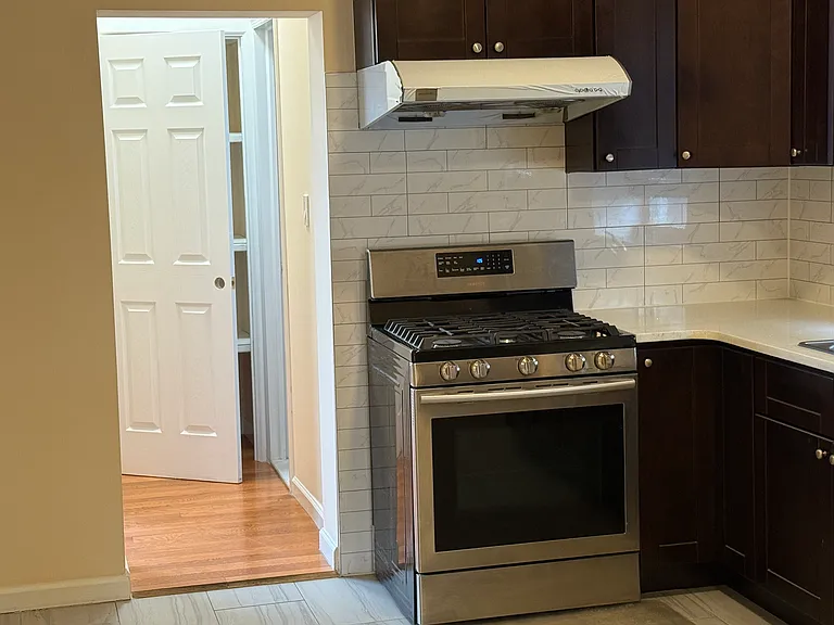 80 McClean Ave #1 — Photo 6