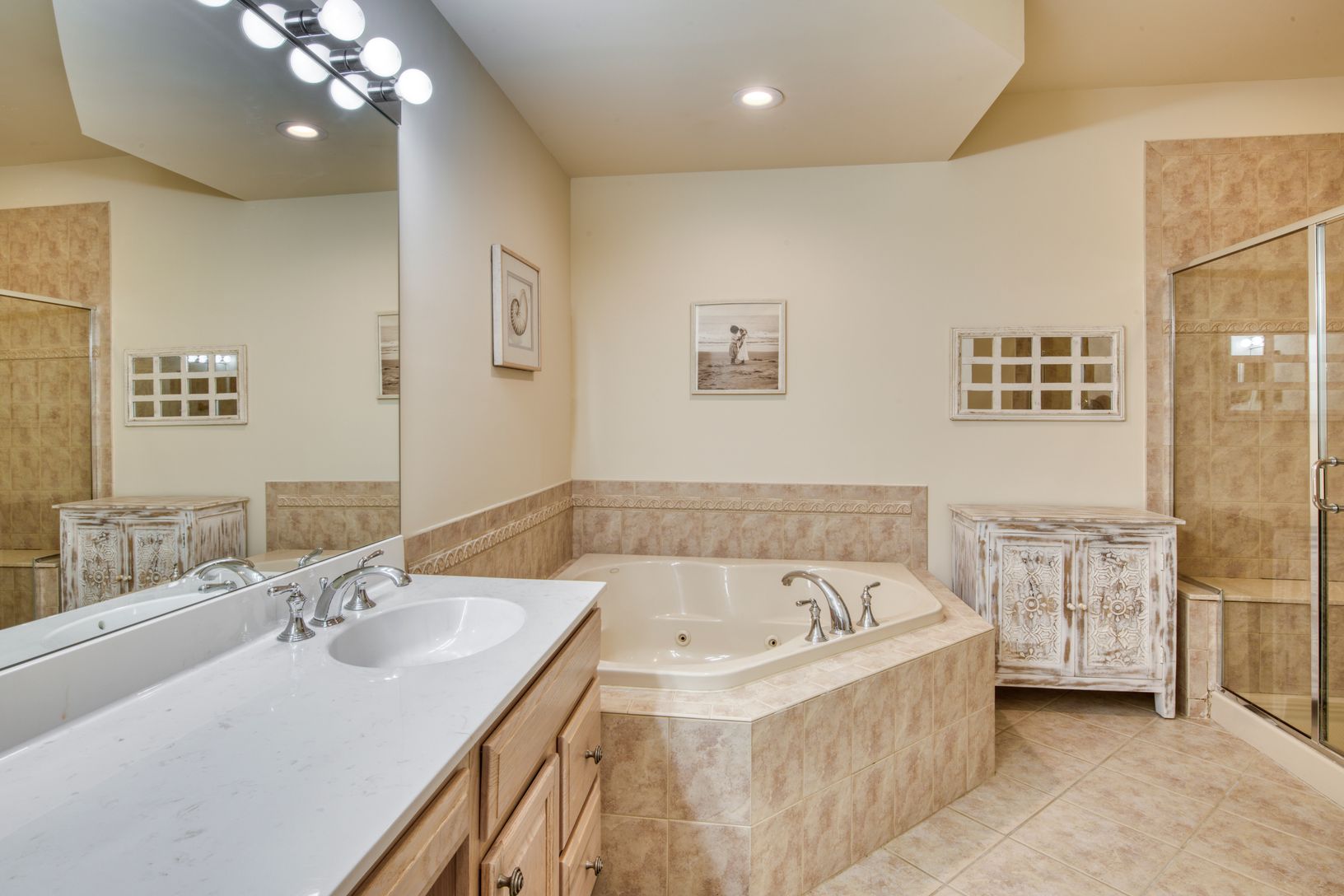  Primary Bath Jacuzzi & Stall Shower