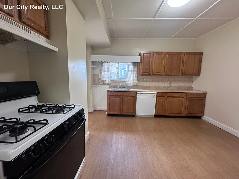 72 Bower St #1 — Photo 10