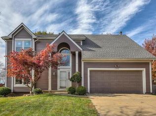 11006 Cottonwood St, Lenexa, KS 66215