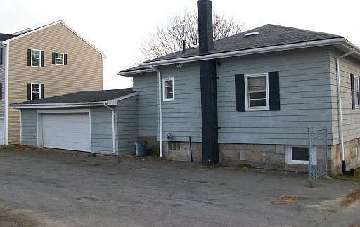 2nd image of 1064 Pine St