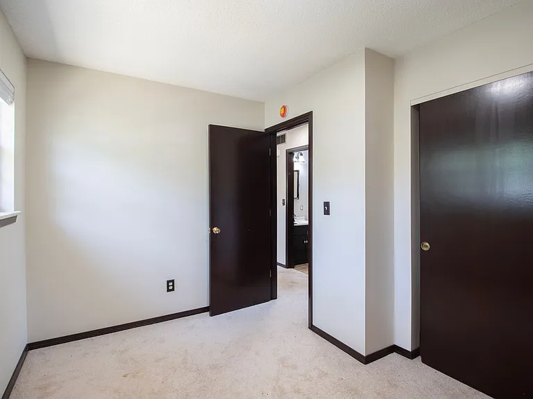 6581 S Gateway Blvd — Photo 14