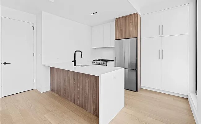 Rented by West 124th Manager LLC | media 34