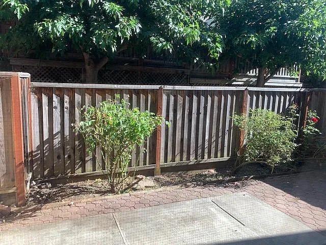 126 Lurene Dr — Photo 3