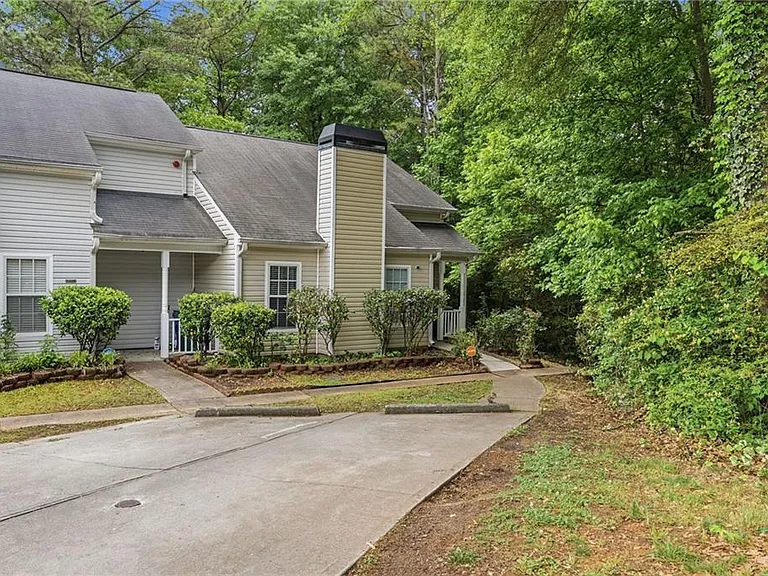 6427 Wellington Chase Ct — Photo 3