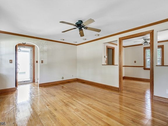 5th image of 24 Mitchell Ave