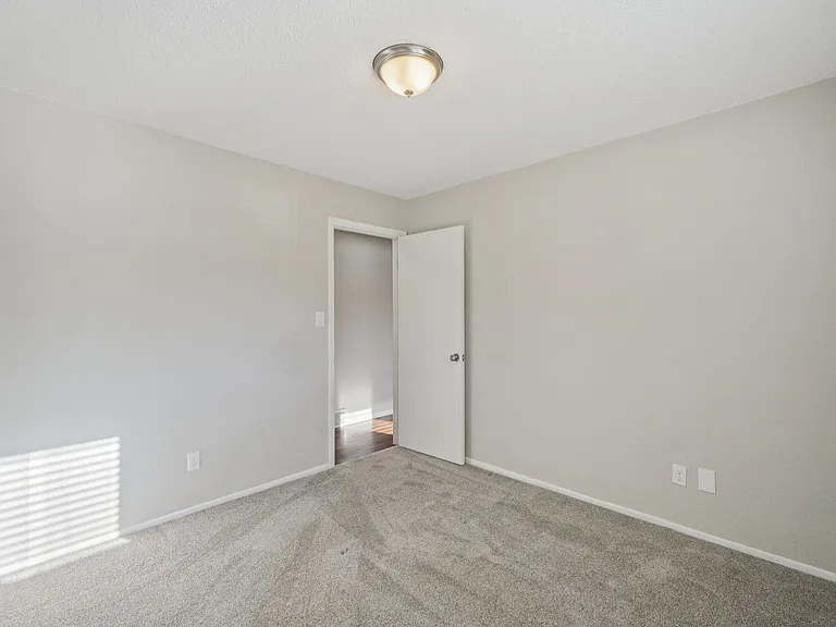 1235 Tonka Ave — Photo 25