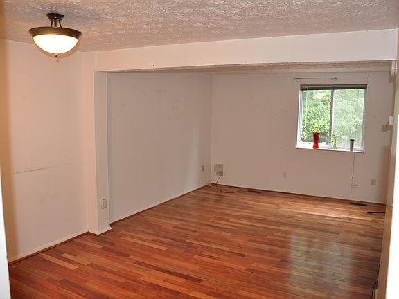 4th image of 8748 Susquehanna St