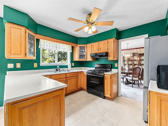 5th image of 309 Lynn Ann Dr
