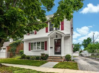 119 Princeton St, Williston Park, NY 11596