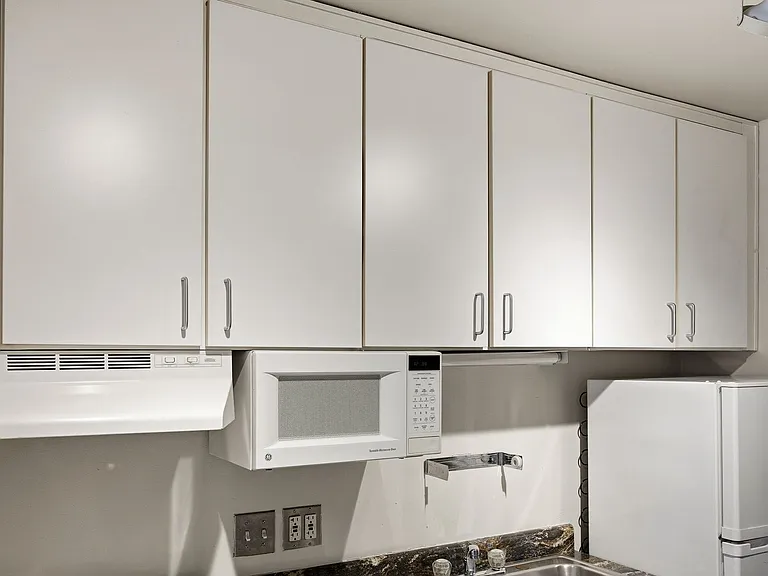 Whiteway Apartments — Photo 36