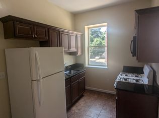 57 Hotchkiss Ln #E11, New Haven, CT 06511
