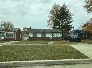 28053 Groveland St, Roseville, MI
