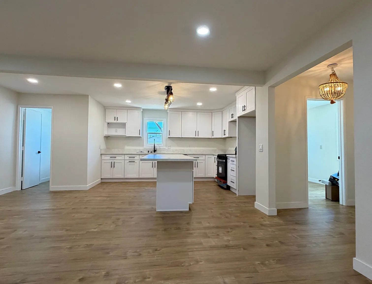 7884 Adams Way, a spacious single-family Buena Park neighborhood. — Photo 4