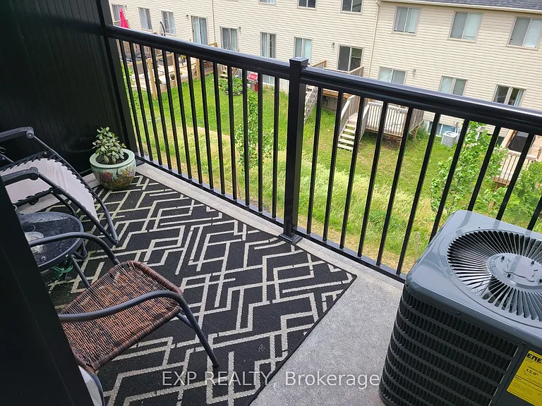 160 Rochefort St #D6 — Photo 12