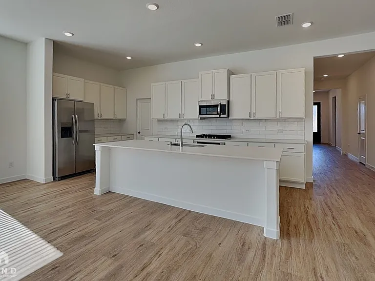 804 Demelza Dr — Photo 4
