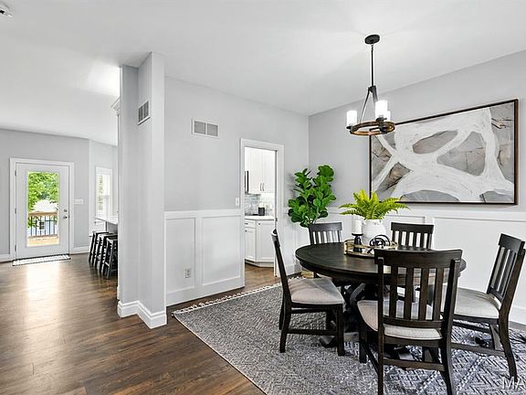 4th image of 308 Caroline Ave