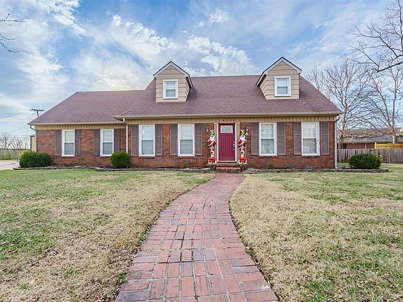 2nd image of 4030 Springdale Dr