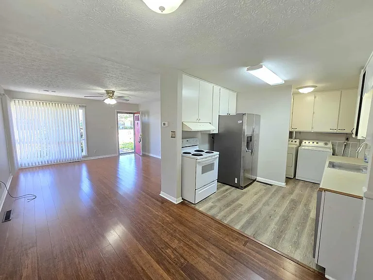 3318 Moulton Ln — Photo 3