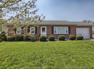 46 Harvest Rd, Lancaster, PA 17602