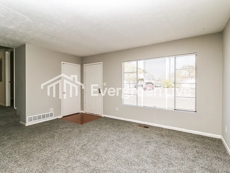 245 Hummingbird Way — Photo 3