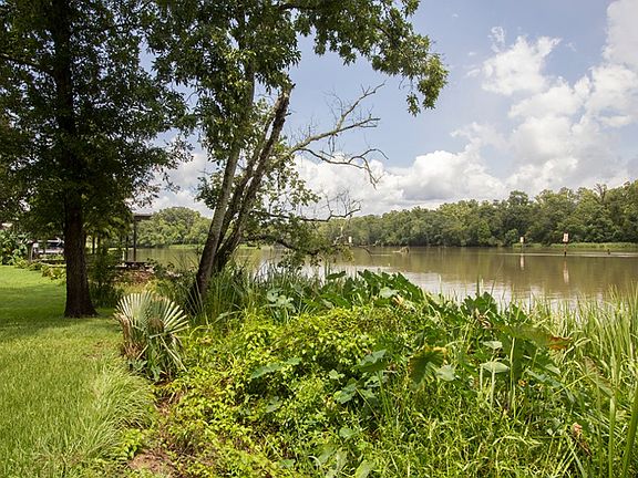 4th image of 14398 Bayou Terrace Dr