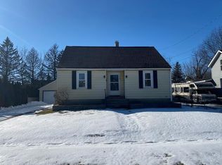 1029 Tappan St, Woodstock, IL 60098