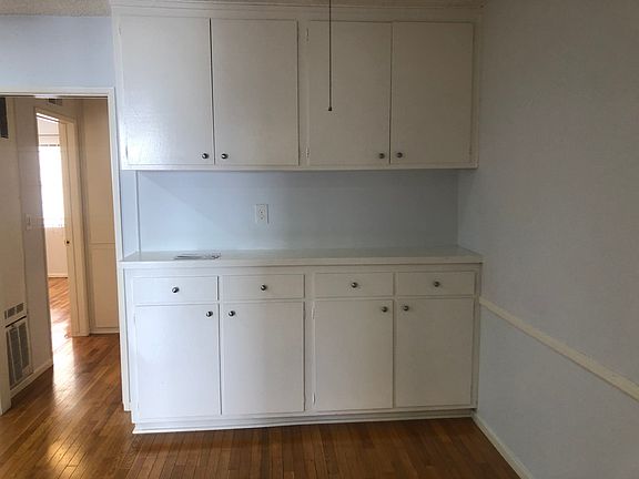 4th image of 7954 Oakwood Ave APT 1