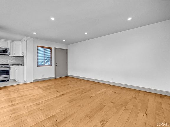 4th image of 17081 5th St