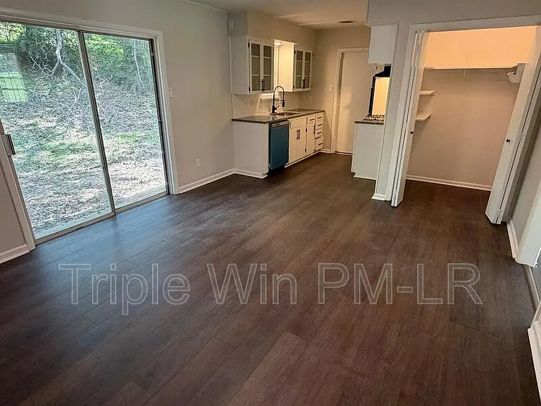 8 Glendale Dr — Photo 7