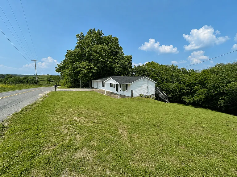 2274 Hempridge Rd — Photo 3