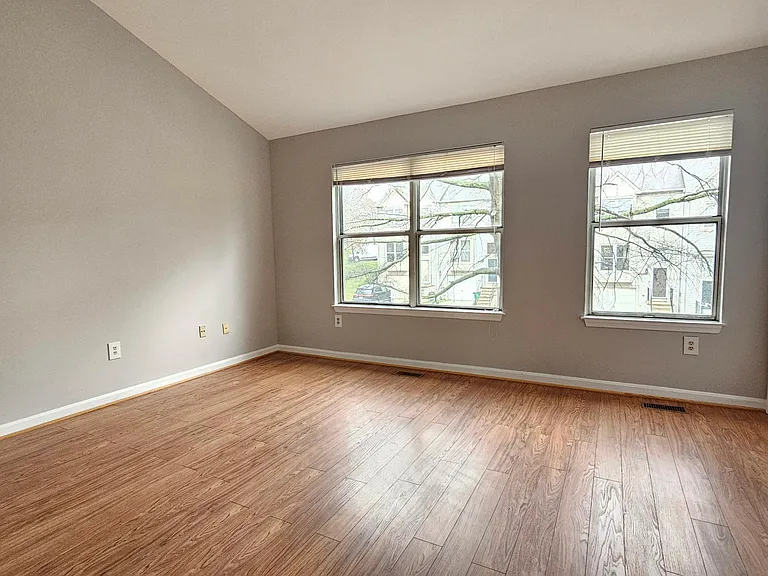 9510 Clocktower Ln — Photo 15