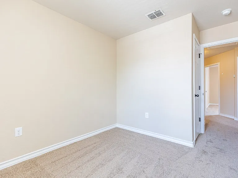 5738 Golf Hts #2 — Photo 23