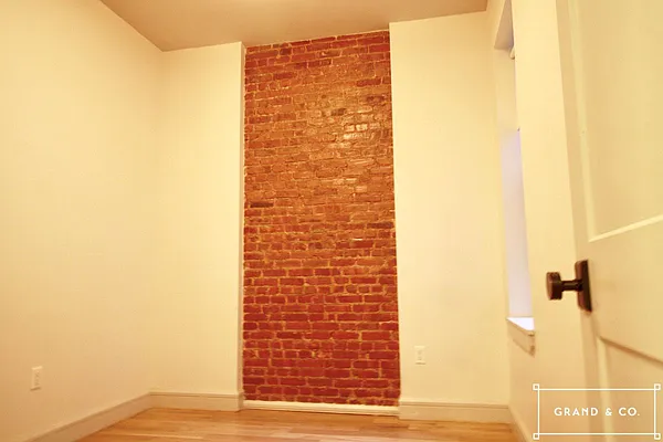 Rented by Grand & Co. | media 60