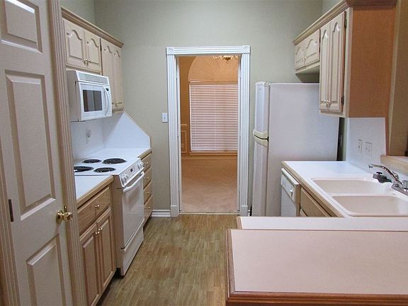 2nd image of 30 Lanshire Dr