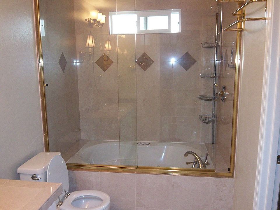 2nd image of 18245 Dalarna Ct NE