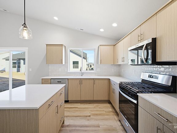 5th image of 3700 W Amapola Dr