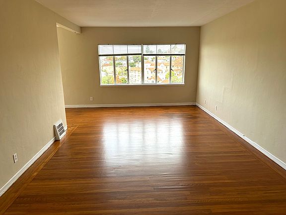 5th image of 2641 Ivy Dr APT 3
