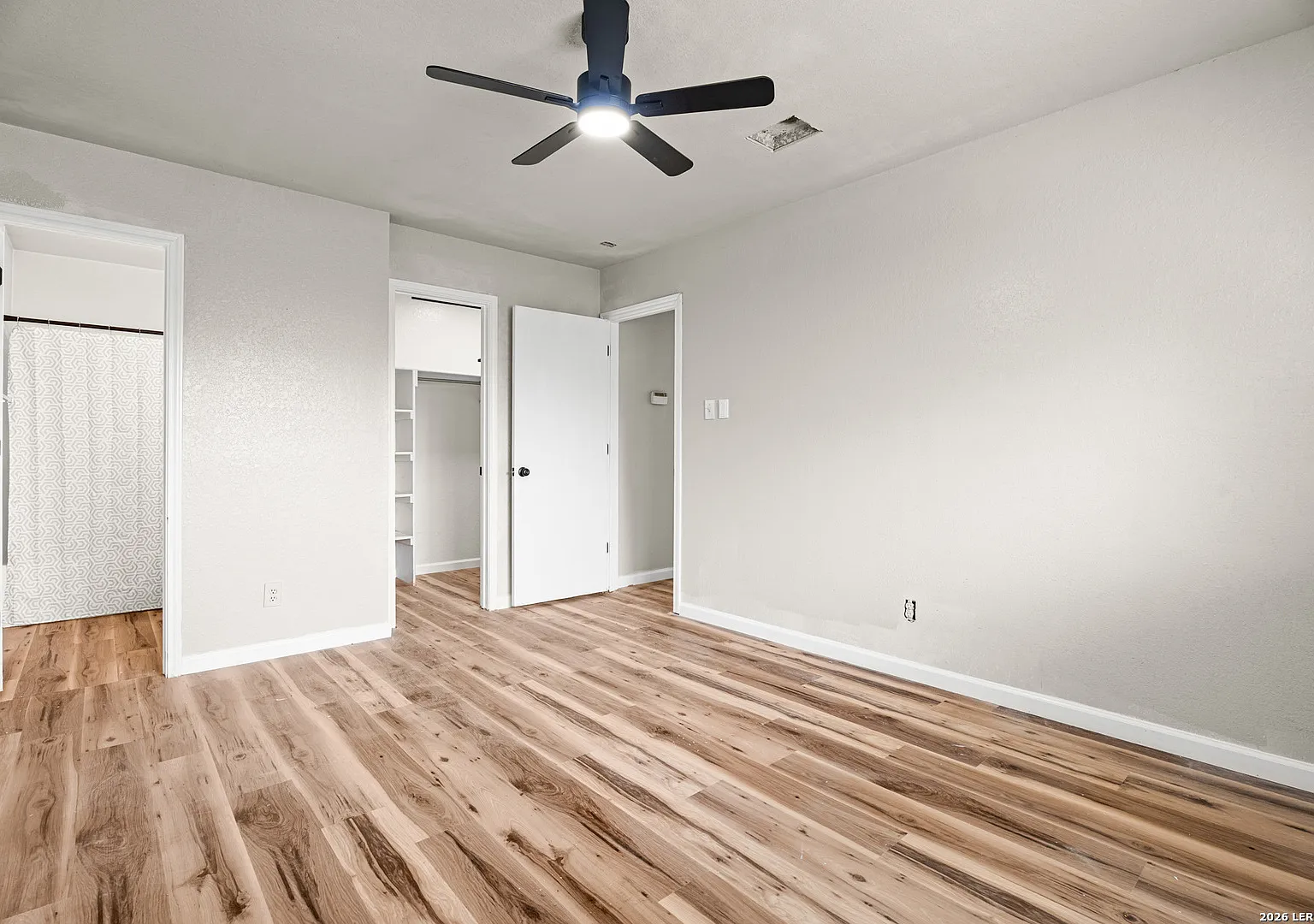 3 bed, 1212 sqft, $1,550 — Photo 3