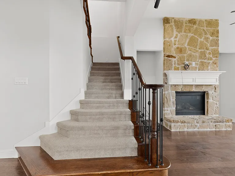 5901 The Esplanade Dr — Photo 7