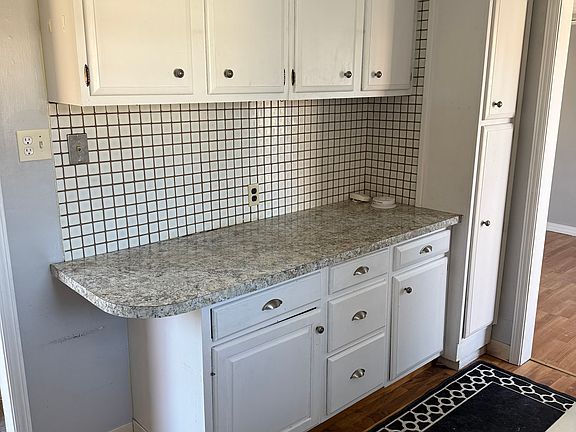 5th image of 26 Pinevale Ct