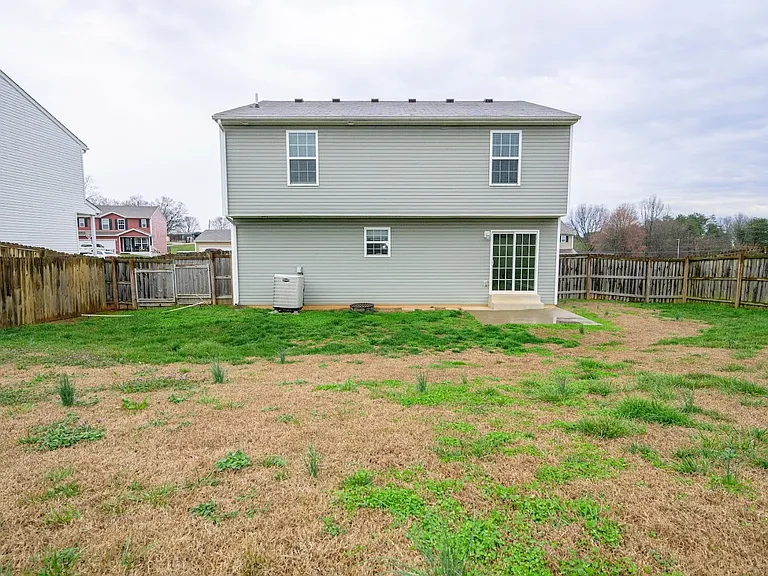 102 Teaberry Ct — Photo 12