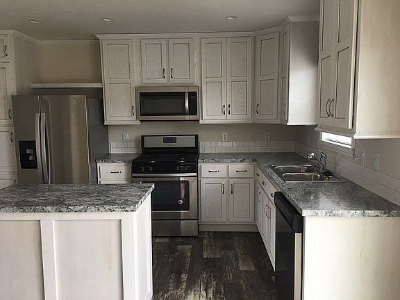 4th image of 202 Meadowood Dr