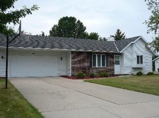 1887 S Beaver Trail Dr, Green Bay, WI 54303