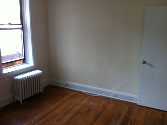 5th image of 4141 46th St APT 2R