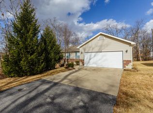 18 N Kern Dr, O Fallon, MO 63366