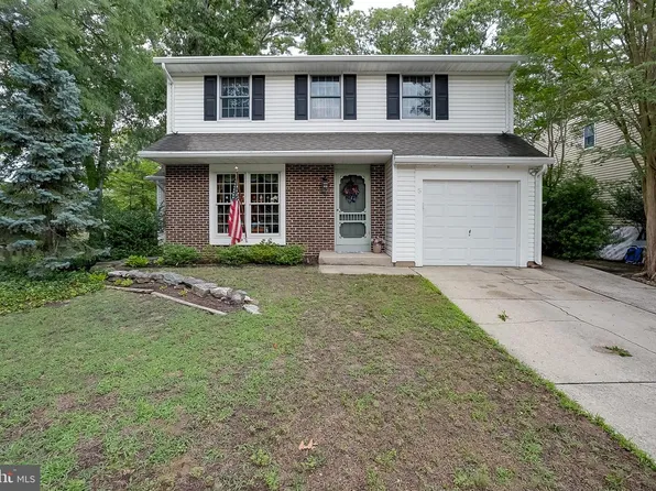 5 Henry St, Riverside, NJ 08075