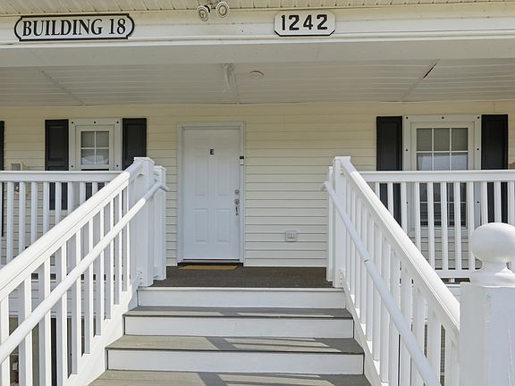 4th image of 1242 River Oaks Dr. #18-E