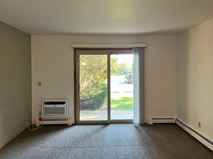 2 Bedroom 1.5 Bathroom (D) Living Room